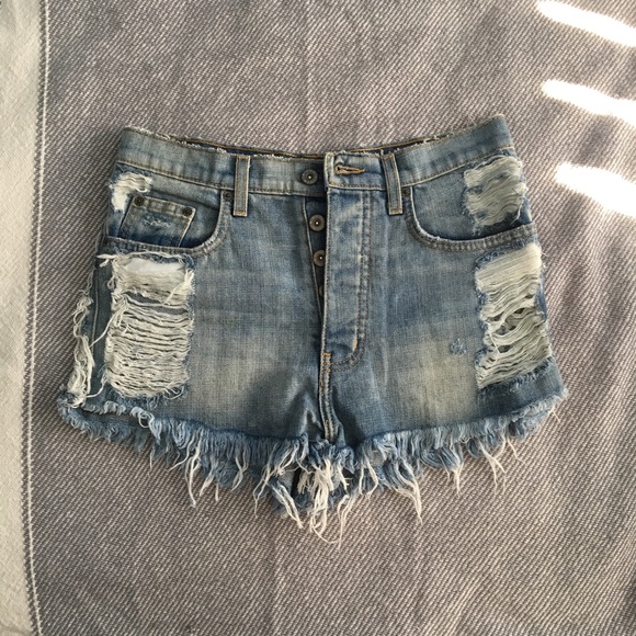 LF Pants - LF • Shredded Denim Shorts